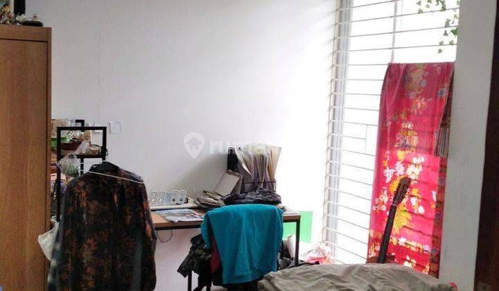 Dijual Rumah Bagus 2 Lantai di Perumahan Bumi Indah 2