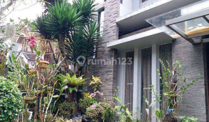 Rumah 2 Lantai Bagus dan Terawat di Setra Duta 2