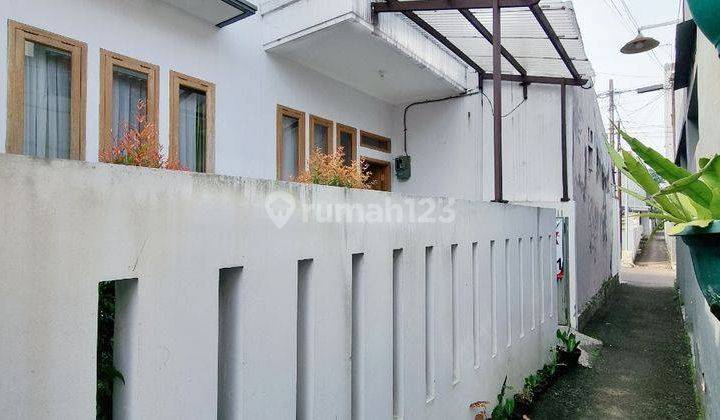 Dijual Murah dan Cepat, Rumah 3 Lantai Semi Furnished di Sayap Pajajaran 1