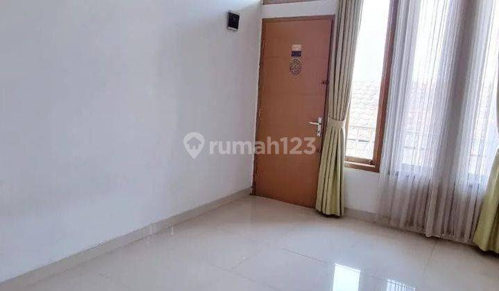 Dijual Murah dan Cepat, Rumah 3 Lantai Semi Furnished di Sayap Pajajaran 2