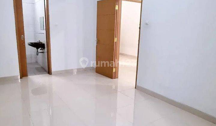 Dijual Murah dan Cepat, Rumah 3 Lantai Semi Furnished di Sayap Pajajaran 2