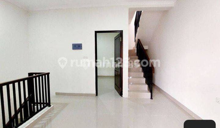 Dijual Rumah di Metland 2 1/2 Lantai 2