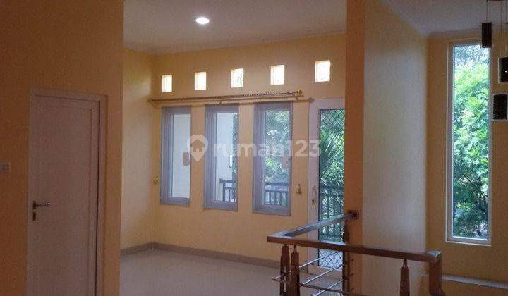 Dijual rumah di Taman semanan indah 2 Lantai 1