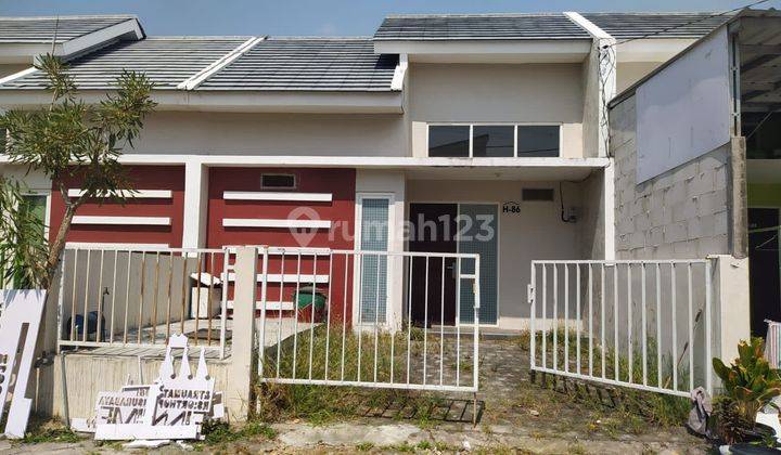 RUMAH DE NAILA GARDEN GRESIK BLOK H DENGAN LEBAR 6X10METER BANGUNAN 1 LANTAI ADA 2 KAMAR TIDUR 1