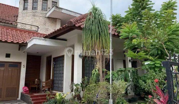 JUAL RUMAH MODERN TROPIS 2 LANTAI DI KOMPLEK GEGER KALONG 2