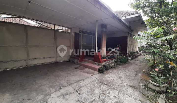 RUMAH LAWAS HITUNG TANAH SAJA DI SAYAP RIAU DAGO KOTA BANDUNG  2