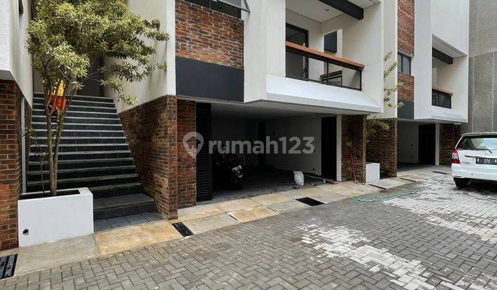 3 UNIT LAGI! RUMAH BARU MEWAH MODERN SIAP HUNI DI SETRADUTA 1