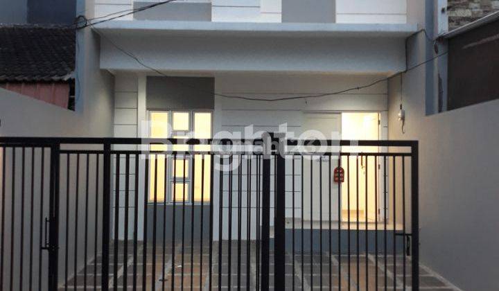 Rumah 2 Lantai Di pelepah Kuning - Jakarta Utara 1