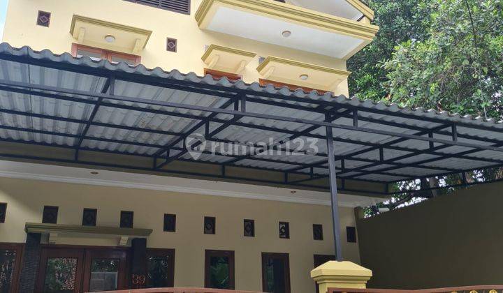 Rumah 2,5 Lantai Dalam Komplek Lokasi Duren Sawit 1