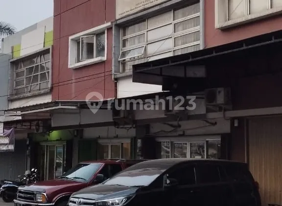 Ruko 2 Lantai Limus Pratama Ramai dan Strategis (IR) Ruko 2 Lantai Limus Pratama Ramai dan Strategis (IR)