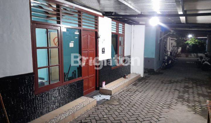 DI  RUMAH CANTIK LOKASI DLM RING ROAD DEKAT MALL AMBARRUKMO PLASA 1