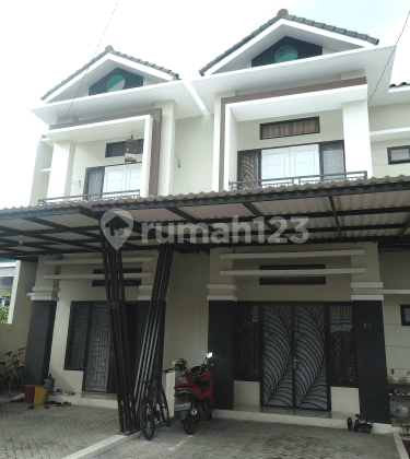 Rumah townhouse di rorotan 2