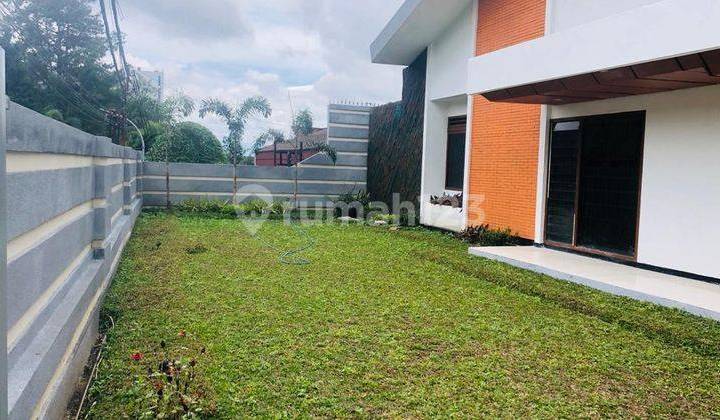 Langsung Kepoin Aja Yuk Rumah Cakep di Kawasan Elite Setrasari Ini, Pastikan Jadi Milikmu