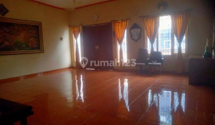 ANA RUMAH 7.5X20M² KONDISI DAN LOKASI BAGUS JELAMBAR 2