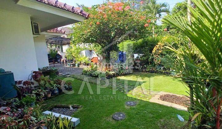 Rumah Cantik Nan Asri Dan Sangat Terawat di Area Setrasari, Cocok Untuk Kumpul Keluarga 1