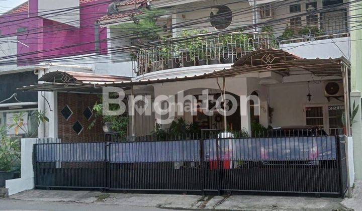 Row Jalan Luas dan Strategis Rumah Elegan Terawat Kemang Pratama Bekasi 1