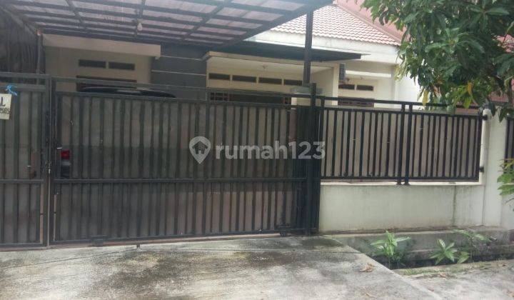 Rumah Bagus Siap Huni Di Jl. Graha Utama Karawang  1