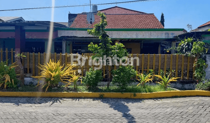 Rumah HOOK Rungkut Mejoyo dekat UBAYA Row 3 mobil 2