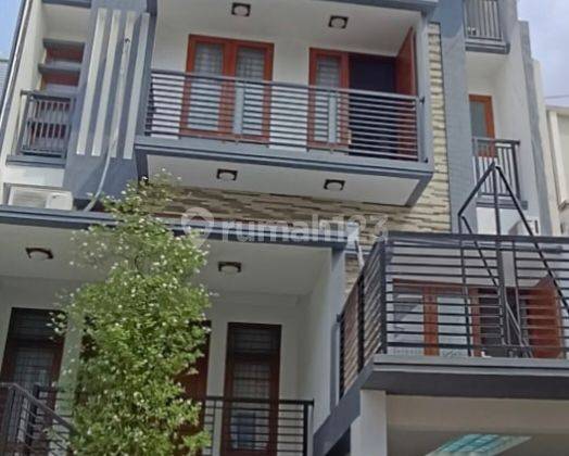 DISCOUNT 500 JT,  Rumah Luxury 4 Lantai Di Daerah Palmerah 1