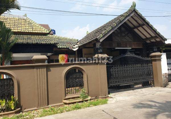 RUMAH HOOK HITUNG TANAH DI JL. SINDANG RAWAMANGUN JAKARTA TIMUR 2