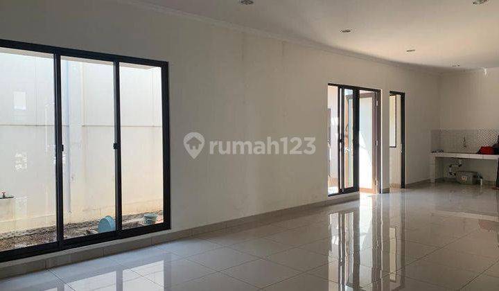 Rumah Bagus Nyaman Dan Asri di Summarecon Cluster Btari 2