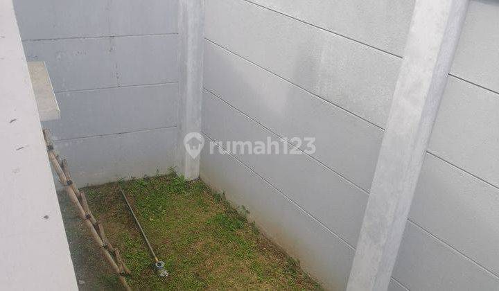 Rumah Baru 3 Lantai Nyaman Terawat di Sayap Setiabudi  2