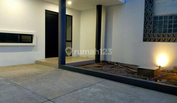 Rumah Bangunan Baru Lux di Taman Kopo Indah 1 2