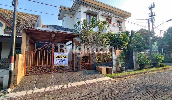 Rumah Luas Hook / Hoek / Huk Elegan dan Terawat di Kemang Pratama Harga Murah Bisa Nego 1