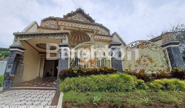 Rumah Klasik Furnished Di  Araya Malang 1