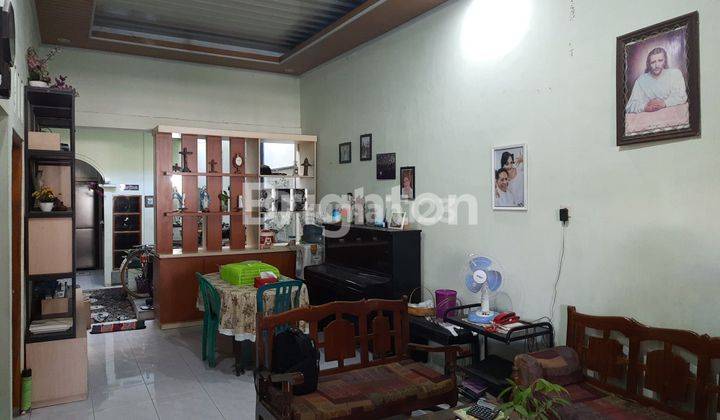 RUMAH 1,5 LT DI BELAKANG MITRA 10 SOLO BARU 1