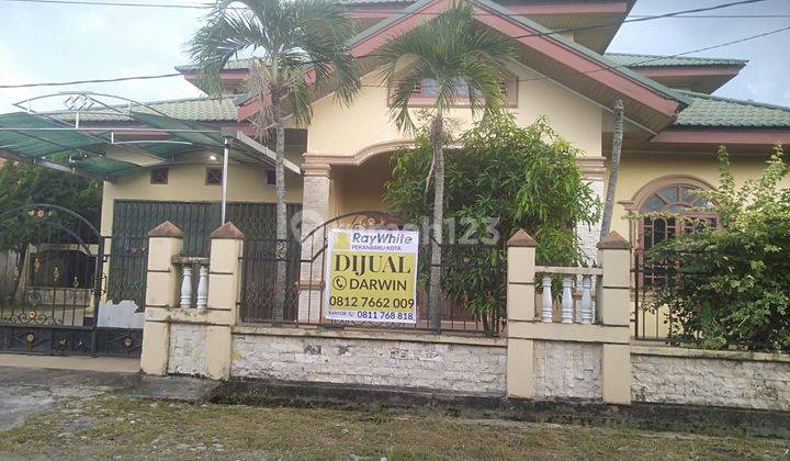 Rumah 2 lantai daerah Payung Sekaki, Pekanbaru 1