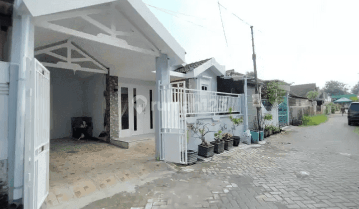 Dijual Rumah Nyaman di Wisma Tengger Benowo 2