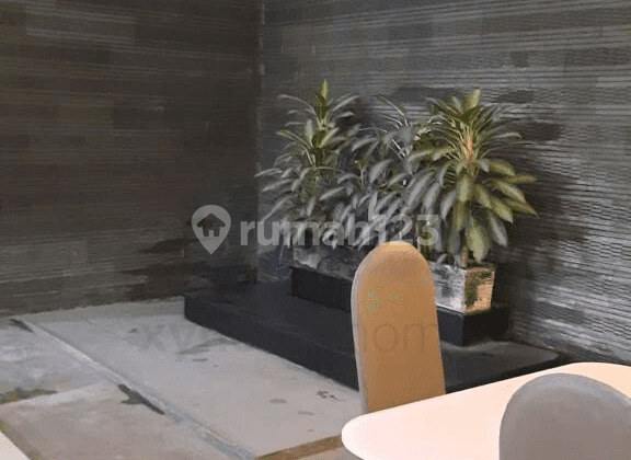 Dijual Rumah 2 Lantai Sangat Terawat di Perumahan Mekar Wangi 2