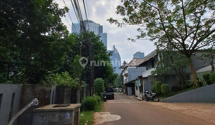 Rumah dengan Tanah Luas  di TB Simatupang 2