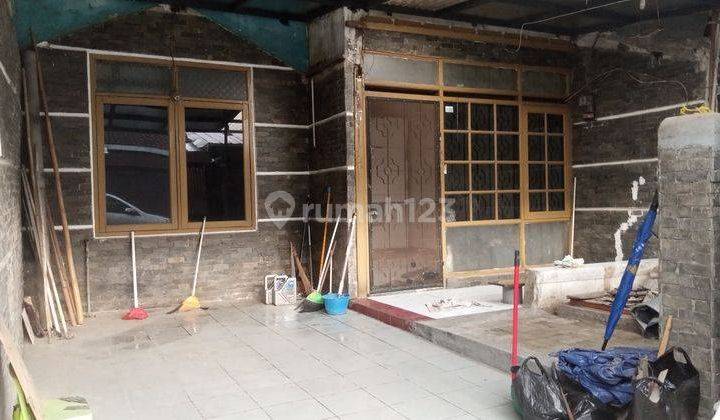 Rumah 2 lantai Di Taman Kopo Indah 4 Kamar Tidur 2