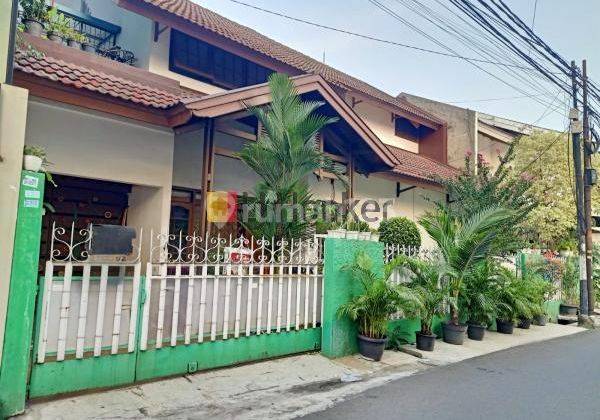 Rumah terawat siap huni free paviliun di Tanjung Duren Jakarta Barat 1