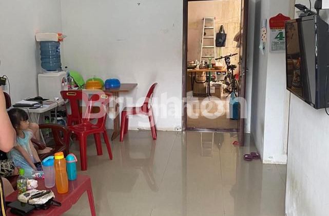 Dekat sekolah dekat  univesitas