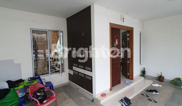 dekat sekolah, dekat shopping malI