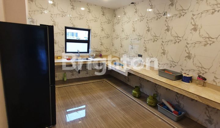 dekat pasardekat pusat pemerintahan