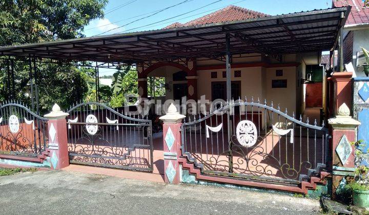 RUMAH DI DAERAH RAMAI DEKAT PERUMAHAN GRAND CITY 1