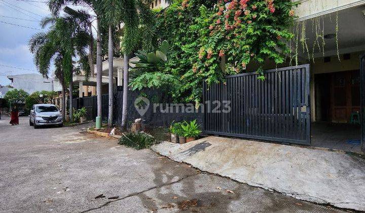 RUMAH MEWAH DI KOMPLEK BILLYMOON di PONDOK KELAPA JAKARTA TIMUR 1