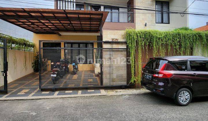 Rumah cantik desain arsitek di Duren Sawit,Jakarta Timur 1