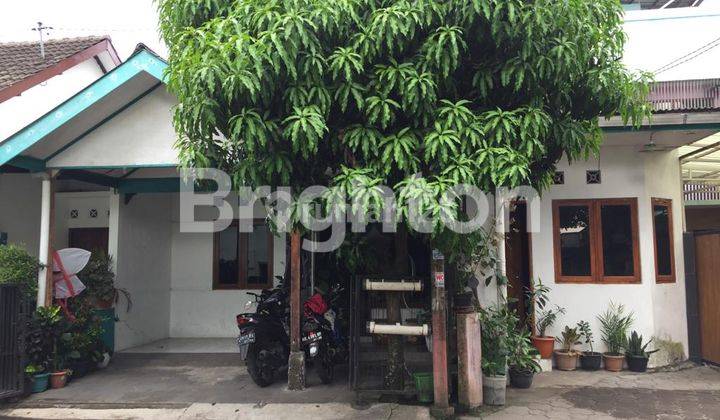 DI  RUMAH 2LT DEKAT JL RAYA KABUPATEN JOGJA 1