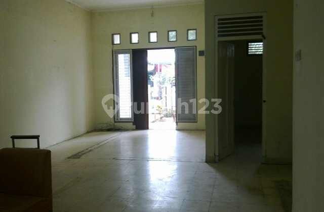 Rumah Tua Lokasi Strategis Di Cempaka Putih Jakarta Pusat S6653