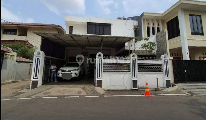 Rumah Mewah 3 Lantai Super Strategis Di  Daerah Salemba 1