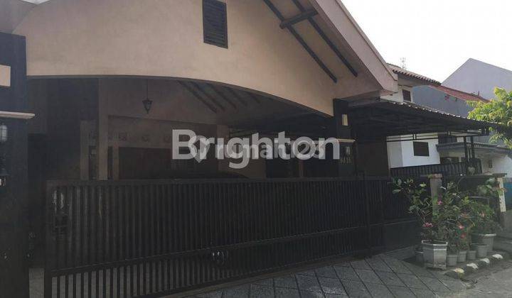 Dijual Cepat Rumah Bagus 2 Lantai Di Kemang Pratama Lingkungan Nyaman 1