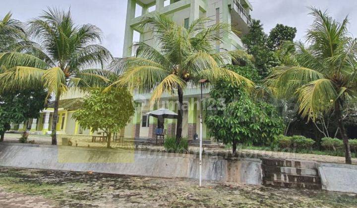 Bangunan Gedung dengan Lahan Luas di Jalan Ahmad Yani Pringsewu Lampung 1