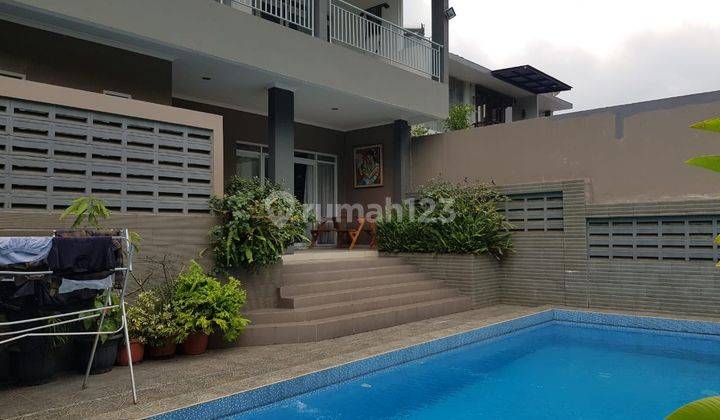 Rumah Resort Dago Pakar Dengan Kolam Renang 1