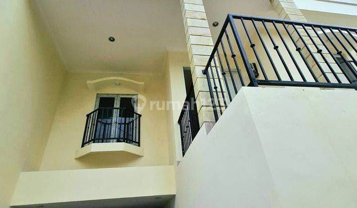 Rumah 2 Lantai Bagus di Kebayoran Lama, Jakarta Selatan 2