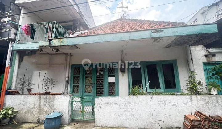 Rumah di Blauran Surabaya Kota, Area Padat Penduduk, Dekat Jalan Tunjungan - MG - 1